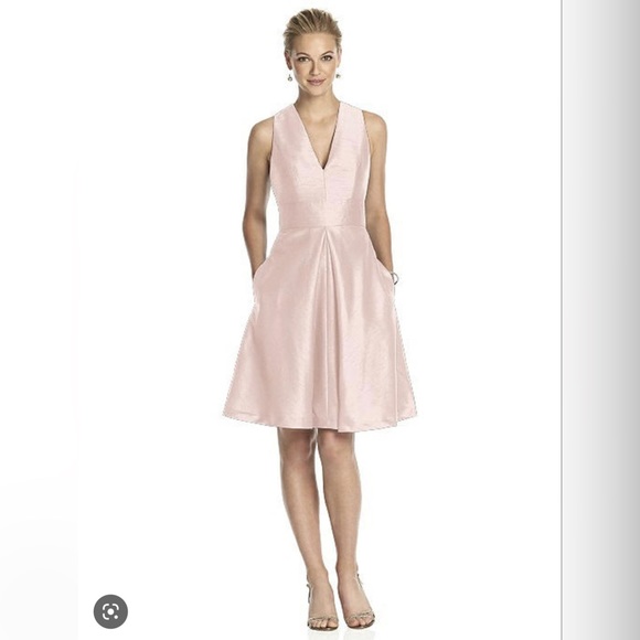 ALFRED SUNG Dresses & Skirts - Alfred Sung D610 Bridesmaid Dress